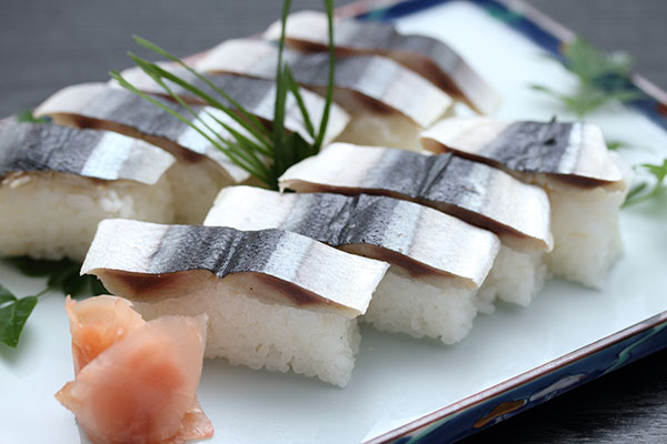 田辺の食・さんま寿司