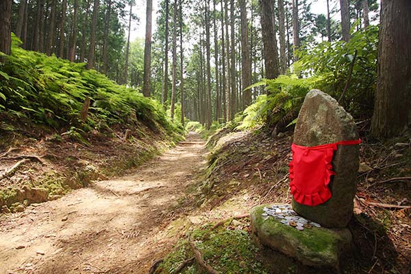 熊野古道中辺路 道休禅門地蔵