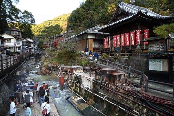 湯の峰温泉 湯筒